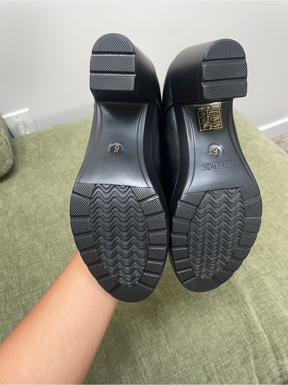 NWOT Dream Pairs Black Mary Jane Heels with Strap - Picture 5 of 6
